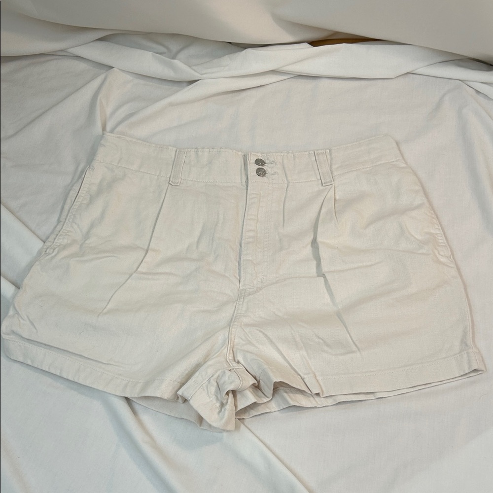 Denizen from Levi's Loose A-Line High Waist White Denim Shorts Size 14